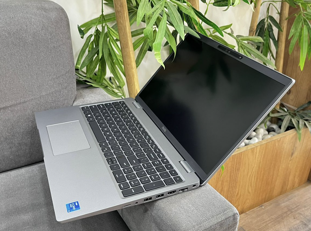 Dell Precision 15 3551 | i7-10850H | 15.6"  16 GB DDR4 RAM 512 GB SSD M. PCle/NVMe