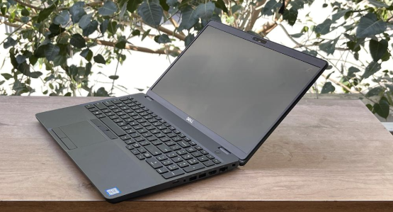 Dell Latitude 5500 -15.6"  8 GB RAM – Festplatte:256 GB SSD Windows 11                        
